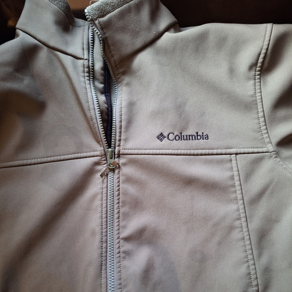 Columbia Light Tan Zip-Up Jacket